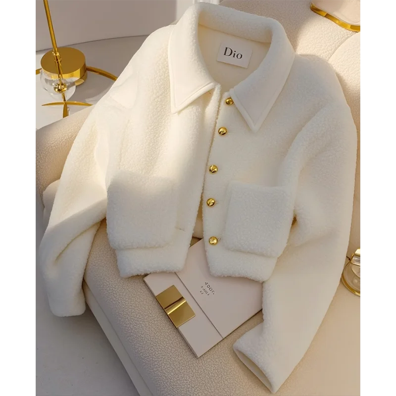 White lambswool coat women's autumn/winter top2025 new one-piece padded warm high-grade jacket long sleeves short Casual Outwear