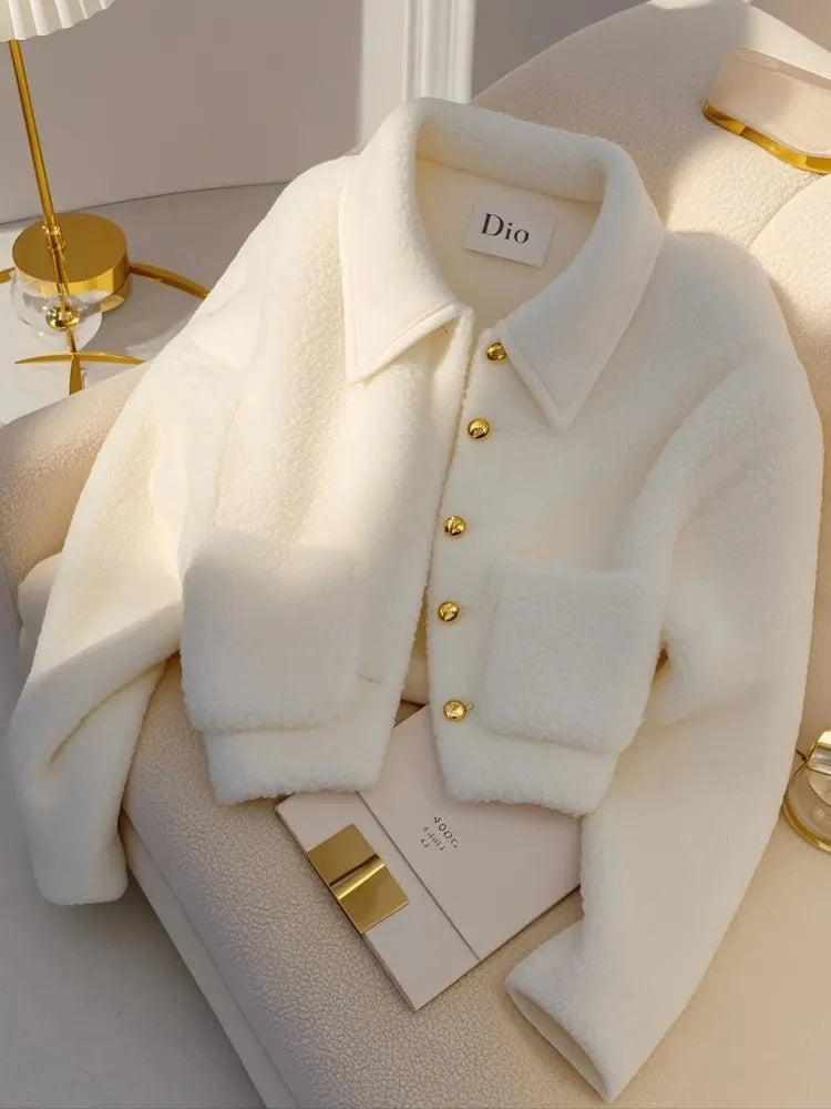White lambswool coat women's autumn/winter top2025 new one-piece padded warm high-grade jacket long sleeves short Casual Outwear