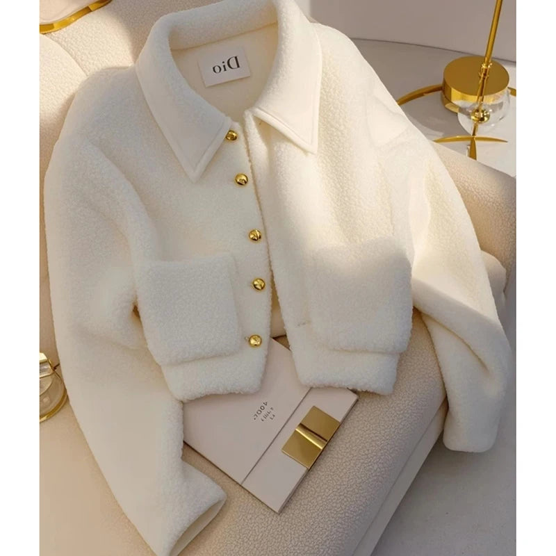 White lambswool coat women's autumn/winter top2025 new one-piece padded warm high-grade jacket long sleeves short Casual Outwear