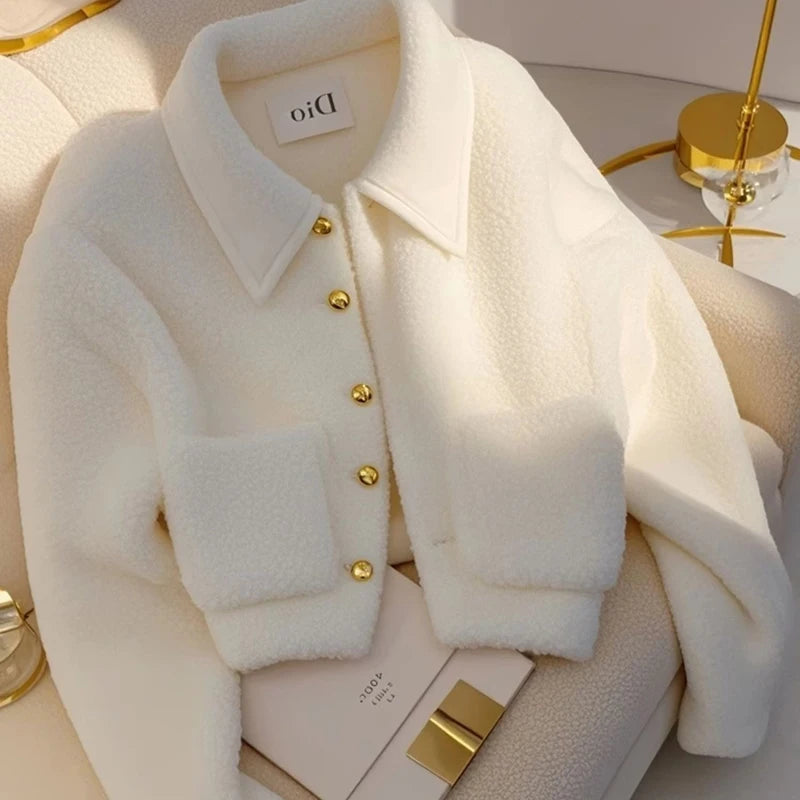 White lambswool coat women's autumn/winter top2025 new one-piece padded warm high-grade jacket long sleeves short Casual Outwear